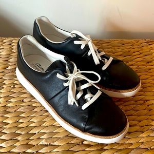Clarks Unstructured, black leather sneakers - sz8 - like new!